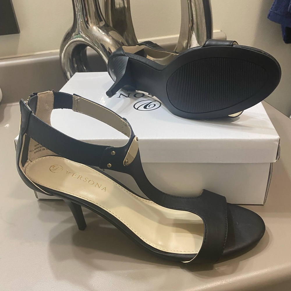 Black Ankle Strap Heel with Gold Plate - Picture 2 of 4